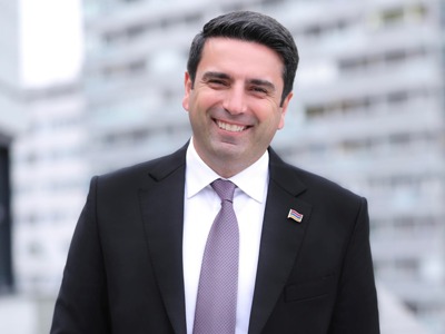 Քիչ առաջ մեկն իմ և ընտանիքիս նկարի տակ գրել էր՝ «Մտածում եմ՝ ո՞ւր ես փախնելու». Ալեն Սիմոնյան