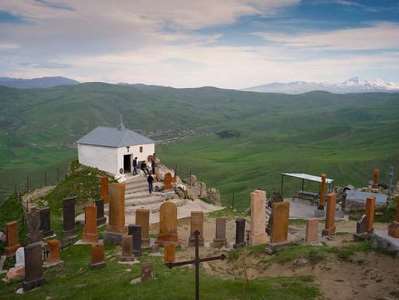 «Սուրբ Հովհաննես» մատուռի մոտակայքում, քաղաքացին ընկել և վնասել է ոտք. օգնության են հասել փրկարարները
