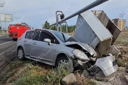 Կոտայքում բախվել են Mercedes-ն ու Nissan-ը, Nissan-ը, որի վարորդը եղել է ոչ սթափ, տապալել է գազախողովակների հենասյուները