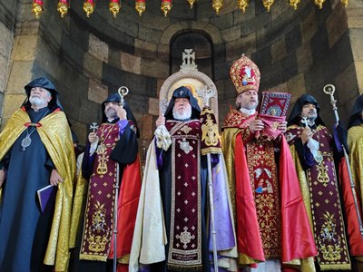 Католикос Всех армян принял участие в литургии, отслуженной в честь основания Первопрестольного Святого Эчмиадзина