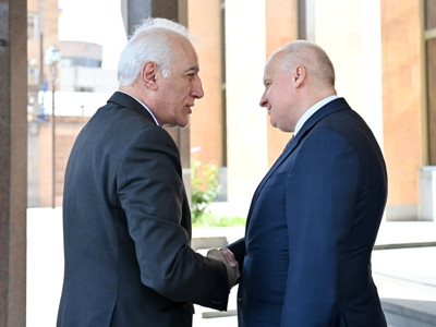 Armenia President visits Russia embassy in Yerevan