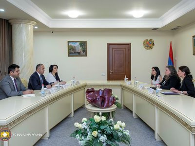 ՔԿ նախագահի տեղակալը եւ ՀՀ-ում ԱՄՆ հյուպատոսը քննարկել են ուղիղ հաղորդակցության զարգացման հարցը