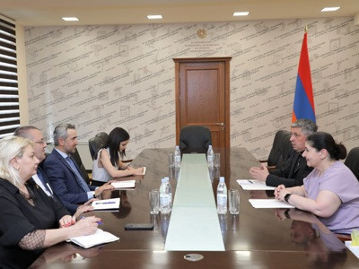 ԿԳՄՍ փոխնախարար Արա Խզմալյանը հանդիպել է Սուրբ Աթոռի (Վատիկան) առաքելական նվիրակ արքեպիսկոպոս Ժոզե Ավելինու Բետանկուրին