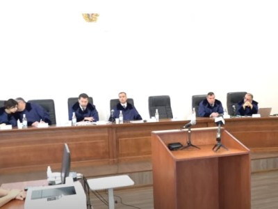 Անգամ վերև չթողեցին, ասացին՝ ԲԴԽ-ի դահլիճում տեղ չկա, հետո իմացանք՝ նիստը դռնփակ է. փաստաբան