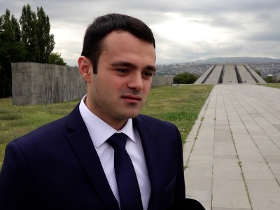 Память о Геноциде армян очень важна: Космонавт Арутюн Кивирян посетил Цицернакаберд