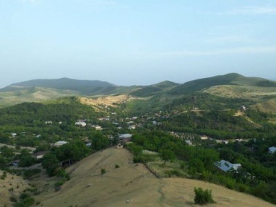 Թշնամու կրակոցների պատճառով Արցախի Մաճկալաշենում չի հաջողվել նախատեսված չափով մշակել խաղողի այգիները