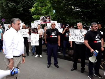 Оппозиционный депутат: Неужели нефтяной шантаж Азербайджана сильнее, чем жизни 120000 человек?