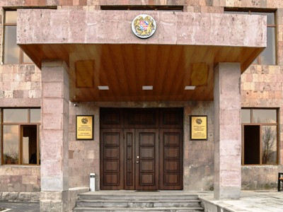 Անտառապահի կողմից պարտականությունները պատշաճ չկատարելու արդյունքում ապօրինաբար 47 ծառ է հատվել. վարույթը դատարանում է