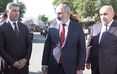 Armenia’s Pashinyan gets familiarized with progress of project on improving area near Temple of Garni (VIDEO)