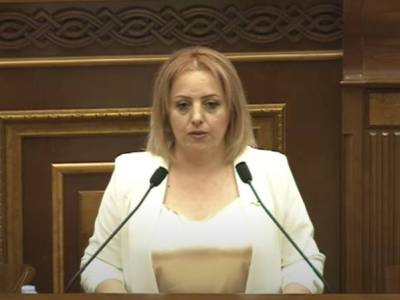 Депутатом от правящей партии Армении вместо скончавшегося недавно Вигена Хачатряна стала Ануш Клоян