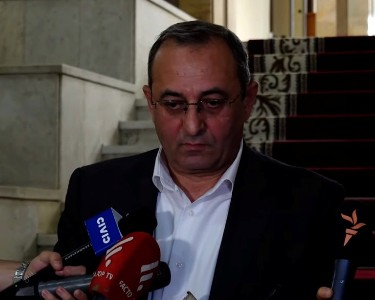 «Армения»: Власти хотят надеть на оппозицию смирительную рубашку