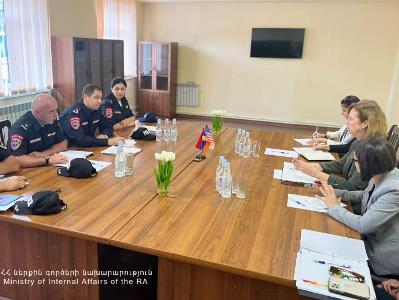 Посол США посетила Ширакский батальон патрульной службы и ознакомилась с применяемой техникой