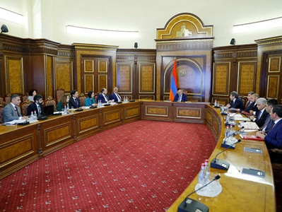 Пашинян провел совещание