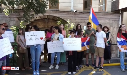 Акция протеста в Ереване: Виноват в происходящем и Красный Крест, который отказывается ехать в Арцах