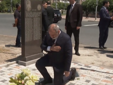Armenia PM pays tribute to heroes who sacrificed their lives for Motherland