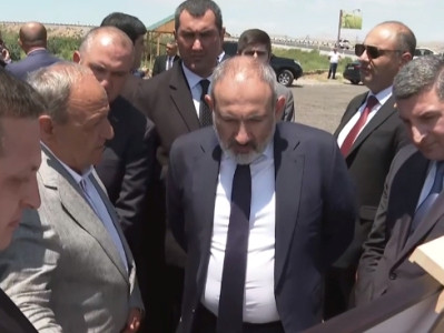 Փաշինյանը հետևել է Արարատի մարզում իրականացվող ճանապարհաշինական աշխատանքներին