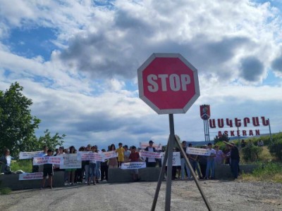 Жители НКР: Арцах должен поддерживать социально-экономические связи только с Арменией