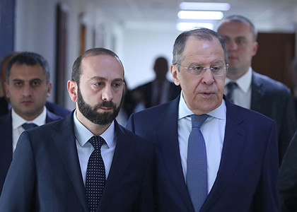 Лавров: У миротворцев РФ есть возможности помочь решению гуманитарных проблем Карабаха