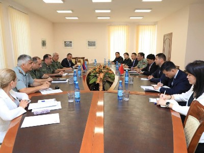 Начальник Генштаба ВС РА принял делегацию Министерства обороны КНР