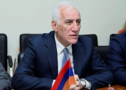Նախագահը իտալացի լրագրողների է պարգեւատրել