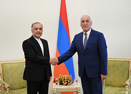 «Մեր հարաբերությունները բոլոր ոլորտներում զարգացել են». Խաչատուրյանին իր հավատարմագրերն է հանձնել ՀՀ-ում Իրանի դեսպանը