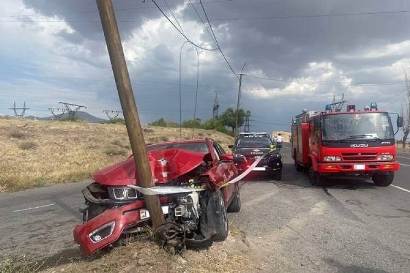 На Арзнийском шоссе «Jeep» врезался в столб наружного освещения: есть пострадавшие