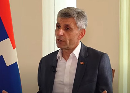 Վերածննդի հրապարակում կանգնած ավտոբուսների շարանով Հակարիի կամուրջ  շարժվելը խորհրդարանի հետ քննարկվե՞լ է. Իշխանյան