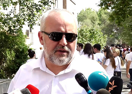 Адвокат: Рассмотрение ходатайства о продлении срока содержания под стражей Армена Ашотяна отложено