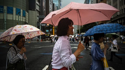 Lan typhoon heads toward Japan
