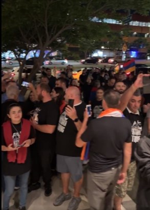 Los Angeles Armenians stage protest outside France consulate