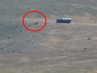 Azerbaijan soldiers approach Armenian reservist, apprehend him: Armenia MoD releases video footage