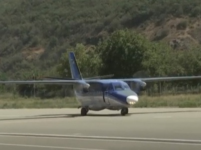 Armenia PM heads from Yerevan to Kapan by plane, tests new airline