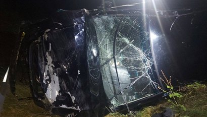 На трассе Ереван-Иджеван автомобиль «Opel» выкатился к берегу озера: состояние водителя тяжелое