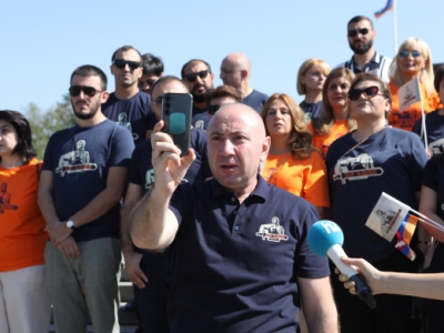 Блок «Мать Армения» начал свою агиткампанию с Парка Победы Еревана