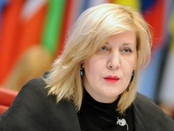Миятович призывает восстановить свободное передвижение по Лачинскому коридору