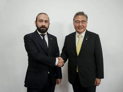 Armenia, S. Korea FMs discuss deepening humanitarian crisis in Nagorno-Karabakh