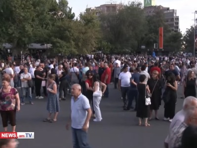Митинг оппозиции на Площади Свободы в Ереване