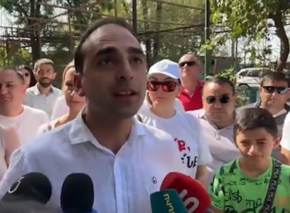 Тиграна Авиняна спрашивают про Степанакерт, а он в ответ призывает голосовать за «ГД»