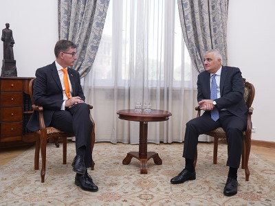 Вице-премьер Правительства Армении и посол Нидерландов обсудили вопросы сотрудничества