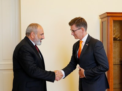 Пашинян принял посла Нидерландов, завершающего дипломатическую миссию в Армении