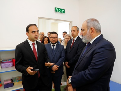 Փաշինյանն այսօր այցելել է Երևանի 7 վարչական շրջաններ, ծանոթացել իրականացվող ծրագրերի ընթացքին