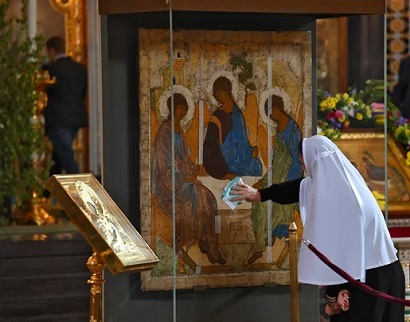 Անդրեյ Ռուբլյովի հայտնի «Երրորդություն» սրբապատկերի համար կլիմայական պարկուճ կստեղծվի