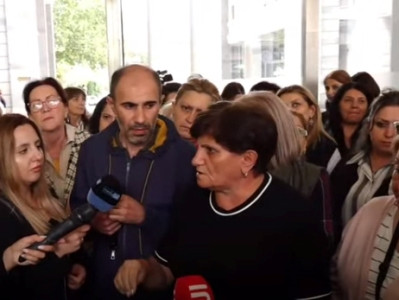 Учителя организовали акцию протеста у здания Минобразования Армении