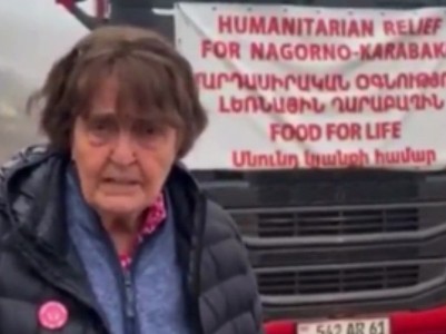 Баронесса Кэролайн Кокс посетила начало Лачинского коридора: Это очень печальное и опасное место