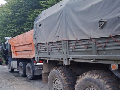 Փրկարարները Աղվանիի հենակետից Տաթև տանող ճանապարհին քարշակել են բեռնատարը