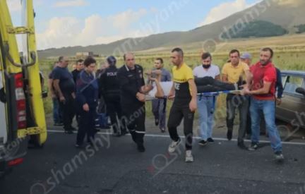 В Арагацотне столкнулись автомобили «Opel Zafira» и «ВАЗ-2106»: есть пострадавшие