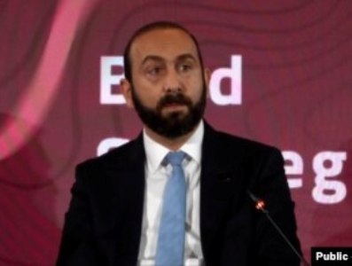 Мирзоян: Мы должны продолжать так работать до тех пор, пока Азербайджан не войдет в конструктивное поле