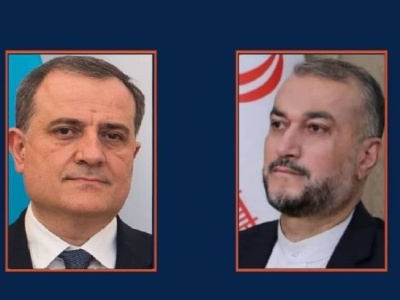 Iran, Azerbaijan FMs have phone call
