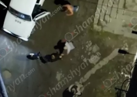 В Армении произошла драка со стрельбой, отец и сын получили ранения