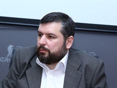 Военный эксперт: Нужно признать независимость Арцаха и объявить мобилизацию